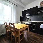 Spacious House Apartment *