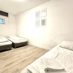 Spacious House Apartment Düsseldorf